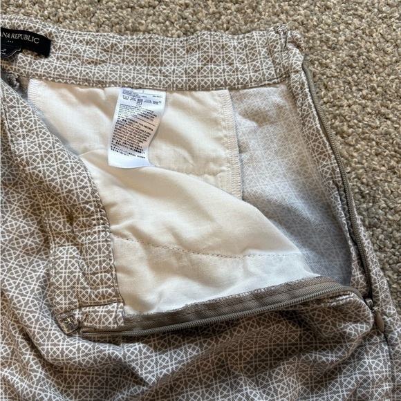Banana Republic Gray Bermudas‎ Tailored Lightweight Shorts Size 2 - Picture 7 of 7